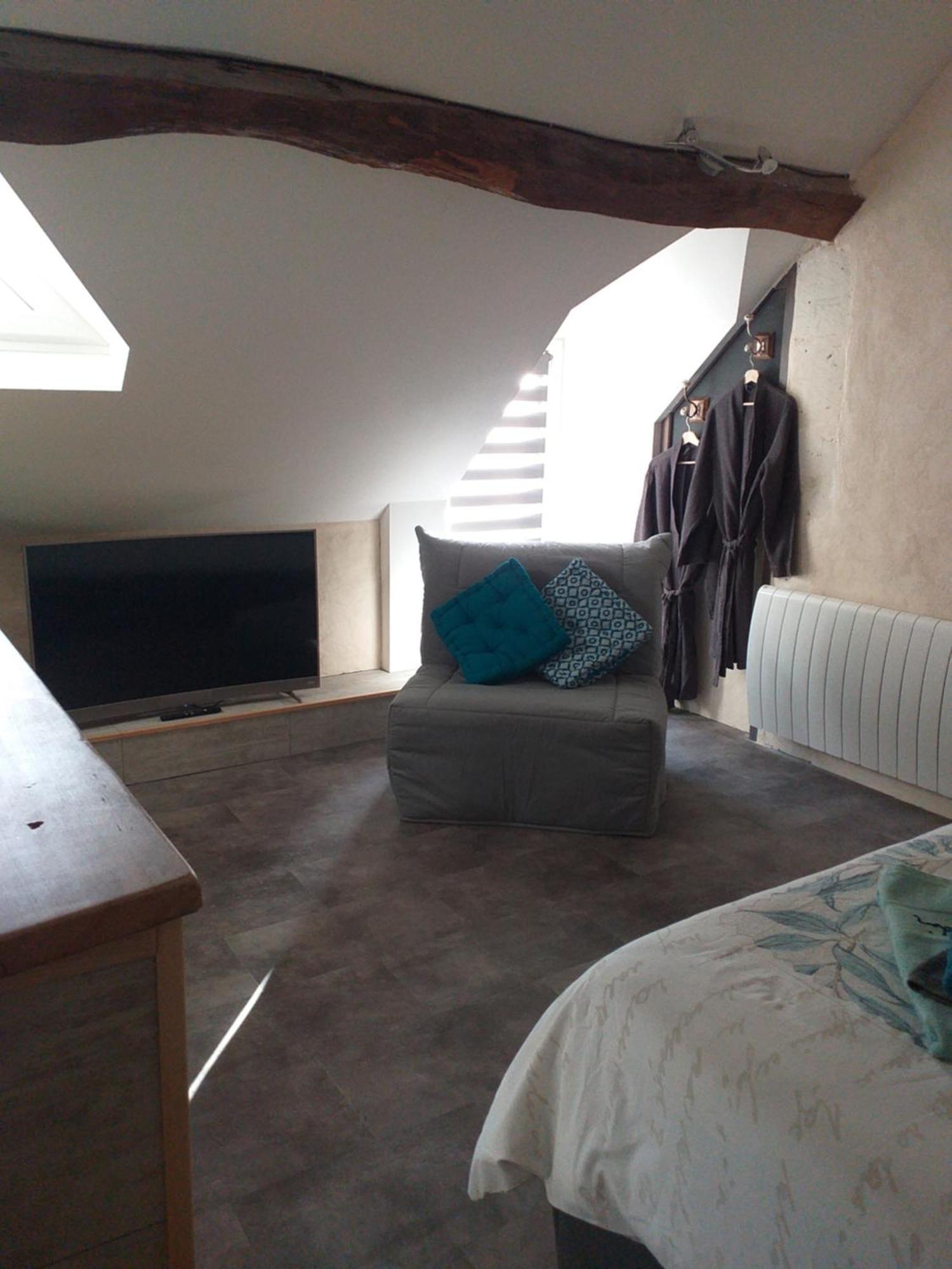ลา เบอรีกูเรียน โพรช ดู ซู เดอ โบวาล แซ็งแตญ็อง Bed & Breakfast Lucay-le-Male ห้อง รูปภาพ